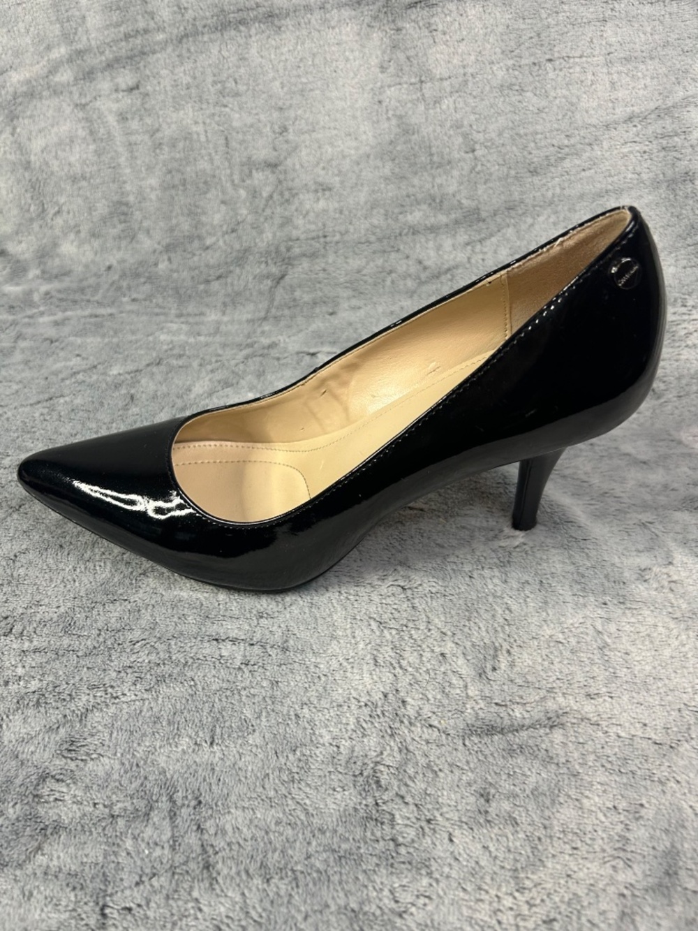 Calvin Klein Gayle Pointed-Toe Dress Pump  6 1/2 in black patent leather. - Picture 2 of 8